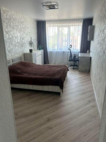 Продам квартиру  мікрорайон дачний