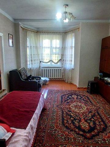 Продам 2-кімнатну квартиру. Вул.Полтавська,21.