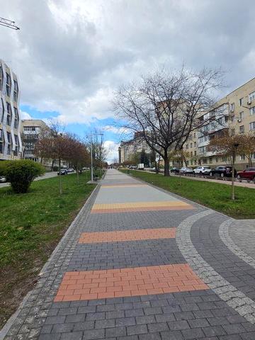 Здам в оренду  1 кімнатну квартиру,  проспект Космонавтів.