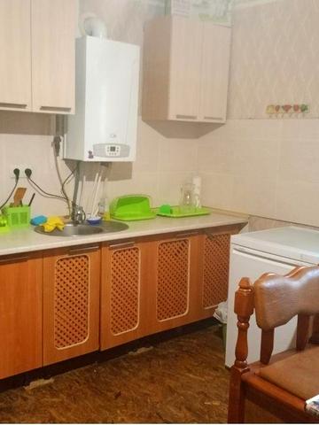 Здам в центрі Жмеринки велику 2 кімнатну квартиру 82м/ +закритий двір