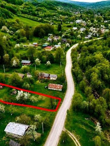 Будинок з ділянкою в карпатському селі Орів