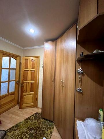 Затишна 1к цегла, не кутова.Меблі залишаються. Мін. оформ. 43930