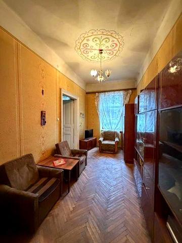 Продаж квартири у центрі міста, вул. Куліша, 12, 67000$