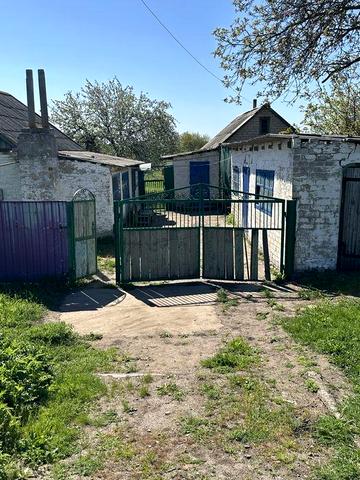 Срочно продам Дом  с гаражом и летней кухней и с большой територией