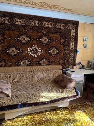 Продається двокімнатна квартира в самому центрі Гнівані