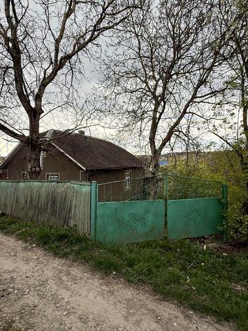 Продається будинок з великою земельною ділянко