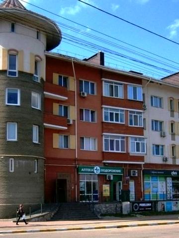 Богдана Хмельницького вул., 1