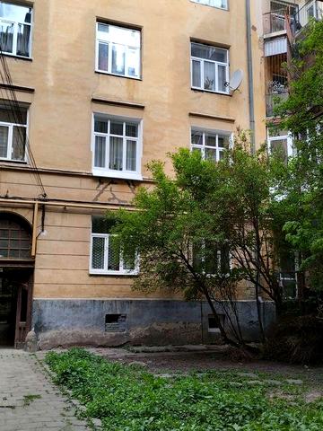 Ближній центр, Політехніка,вул Глибока,13000грн.
