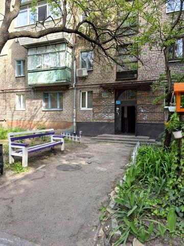 Продаётся 1 ком. квартира  Заводской р-н