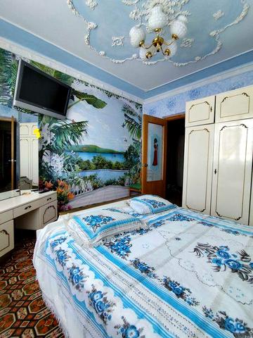 Продаж 3к квартири 72.3 кв. м на вул. Енвера Ахсарова