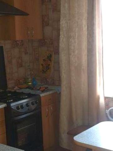 Здається житло на Тополянскій в ціну входять платежі