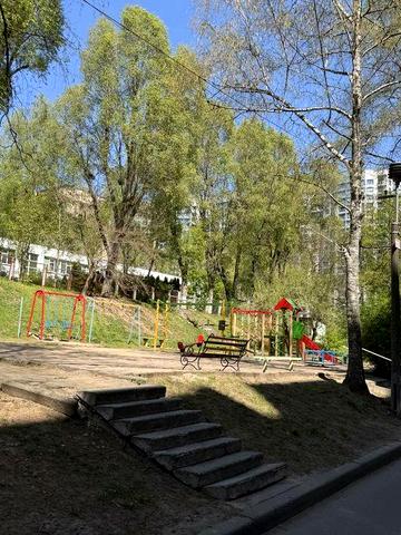 Продам 3х кімнатну квартиру в Голосіївському районі