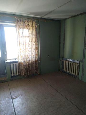 1 квартира 5/5  38м2  кухня 8м2 Ул. Горняков. 4а.