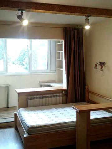 Продам 3 кімнатну. Вул. Дубровицька,10