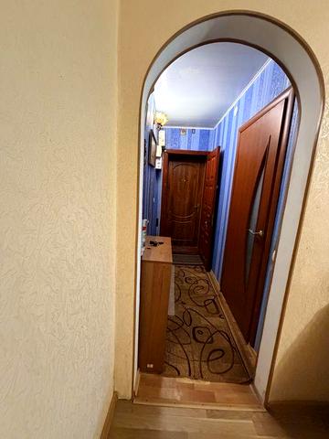 Продам 3-кімнатну квартиру з гаражем у центрі м. Кролевець