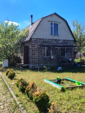 Дачний будинок в мальовничому місці