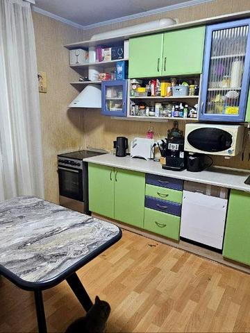 Милославська вул., 12