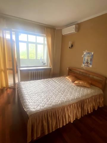 Парусна вул. (Героїв Сталінграду), 3