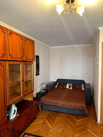 Здається 1-кім . Дарницька площа, вул. Каунаська 10а, гарниф стан.