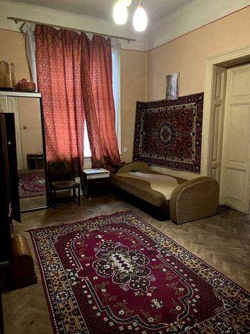 Продається 2х кім.квартира, в   центрі по вул.Кайндля ст.ціна43000дол.