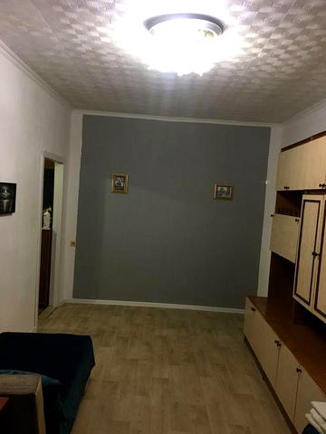 Аренда 2- км. кв.О. Довженка(Толстого) Хрущовка. Можно на тиждень.