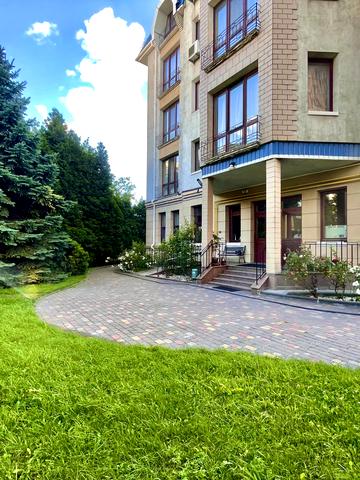 Клінічна вул., 28