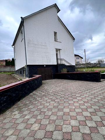 Продається будинок с. Обарів 211м,кВ. 18 сот. (Авторинок Рівне).