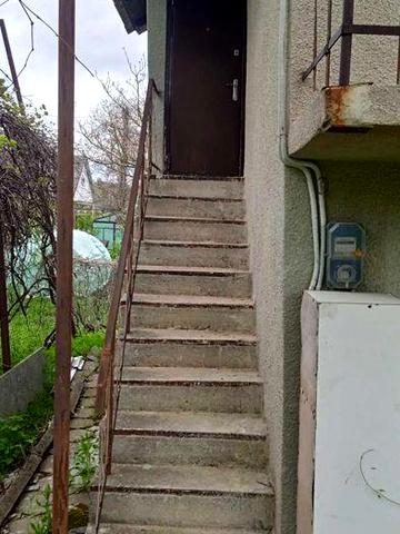 Здам на довгий термін дачний участок з будинком!