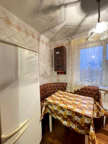 Продаж  3 кімнатної квартири м.Вишневий.  72кв.м два  балкона.