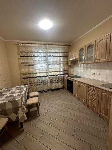 Сергія Данченка вул., 32