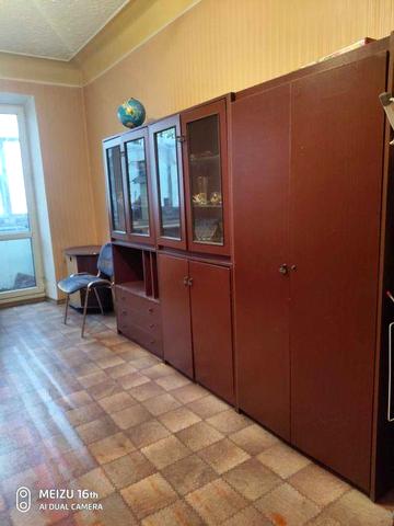 Недорого 1 комн. кв. 2/4 эт кирп. дома  р-н Вокзала ж/д, Центр. Рынка  Возможно Є відновлення