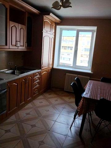 Здаю 3-кімнатну квартиру у Вишгороді. Набережна, 12. 70\42\11 кв.м.