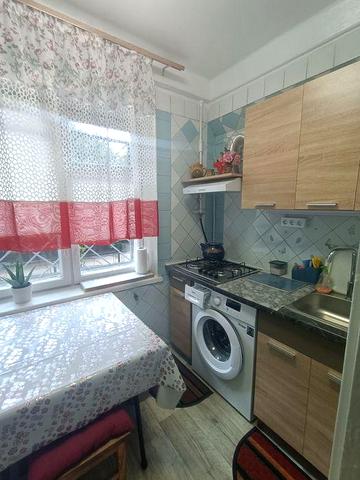 Оренда 1 к.Богатирська 18 .