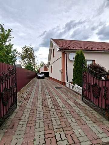 Продаж 4к Дім Молодіжна вулиця