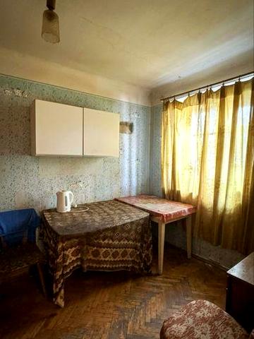 Продаж 3х кімнатної, СУВОРОВА (ПАРК ШЕВЧЕНКА), ОКРЕМИЙ ВХІД, СУХА!  без ремонту! 66м2!