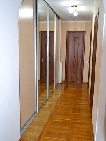 Продам 3-кімнатну  квартиру В. Івасюка 20А