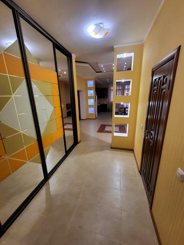 None 900 USD