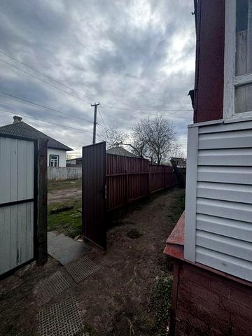 Продам пів-будину (окремо виділена частка)  76,2 кв.м. біля ДОСЕАФа