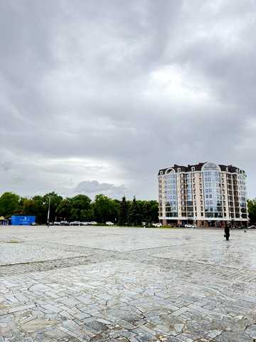 Продаж 3х в новобудові на центральцій площі Перемоги