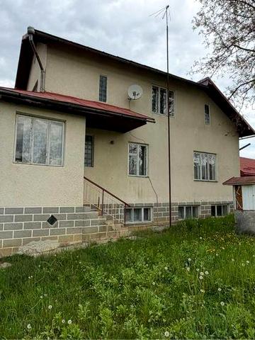 Продаж просторого будинку в селі Довге