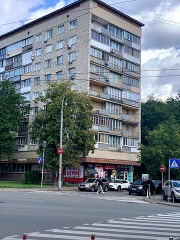 Продаж 3 кв-ри 94 м Центр Печерськ Вул. Омеляновича-Павленко 19 Вільна