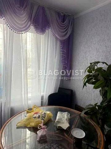 Продам 3-кімнатну квартиру по вул. Борщагівська,Шевченківський р-н,м.Київ