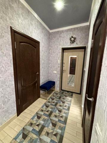 Сдадим свою 2х комнатную квартиру в центре