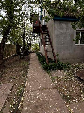 Оренда двох кімнат у будинку. Центр села Слобода