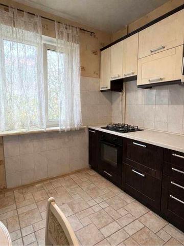 Продаж 2 к квартири м Київ,тільки готівка!