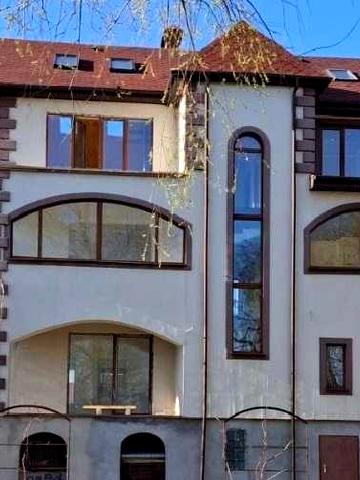 Продаю елітний будинок в РОМАНКІВ (3 пов. 500 кв.м)