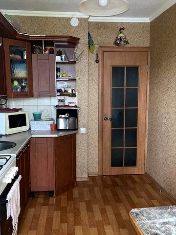 Продам 3-х комнатную квартиру Парус