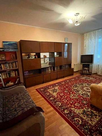 Сдаю 2-х комнатную квартиру в Октябрьском.