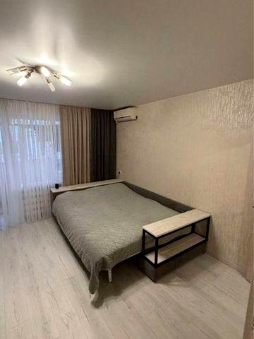 Продаж квартири на вул. Яскрава, 15