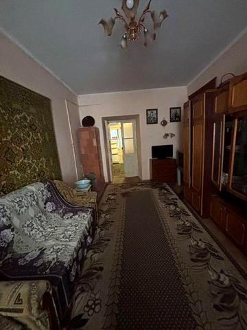 Продаж 2кім квартира центр вул Сніжна